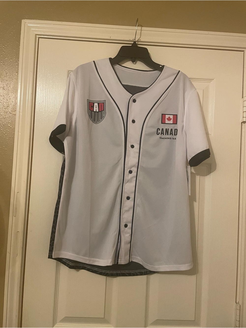 Team Canada Men’s Baseball Jersey Size: M
